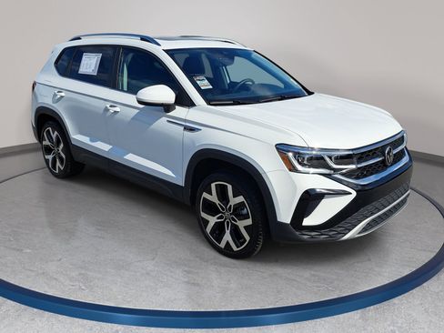 Certified 2023 Volkswagen Taos SEL AWD/4WD image 3
