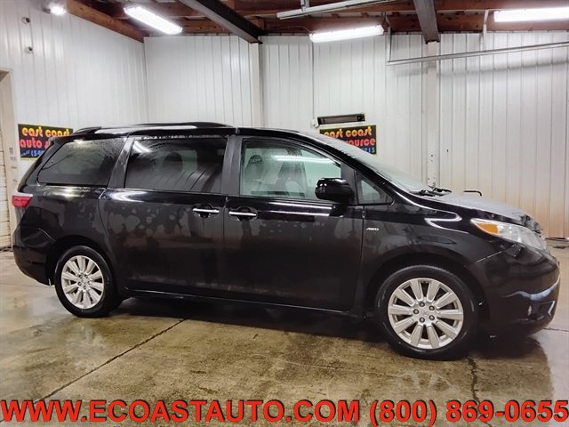 Used 2017 Toyota Sienna XLE w/ XLE Navigation Package AWD/4WD image 2