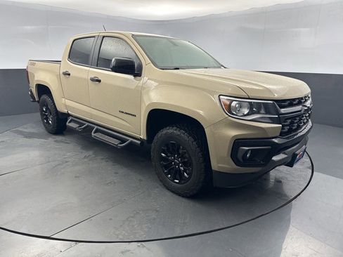 Used 2022 Chevrolet Colorado Z71 AWD/4WD image 7