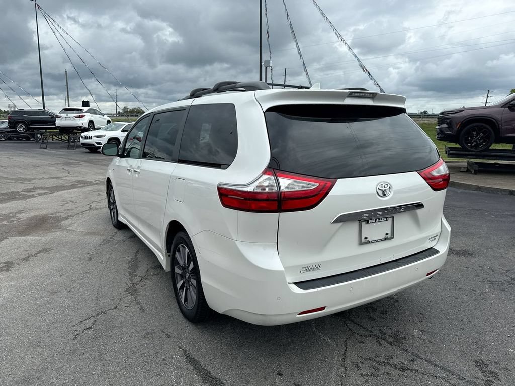 Used 2018 Toyota Sienna Limited Premium w/ Carpet Mat Package AWD/4WD image 4