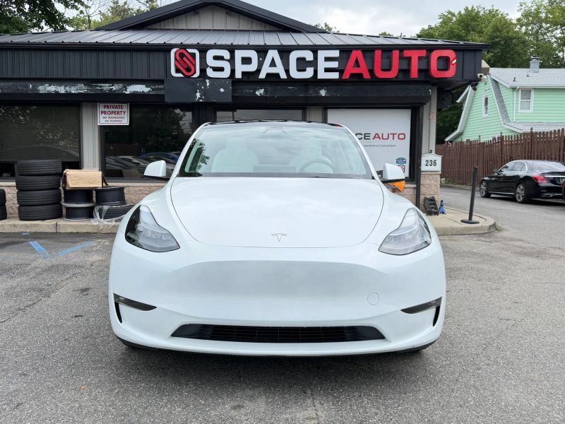 Used 2023 Tesla Model Y Long Range AWD/4WD image 2