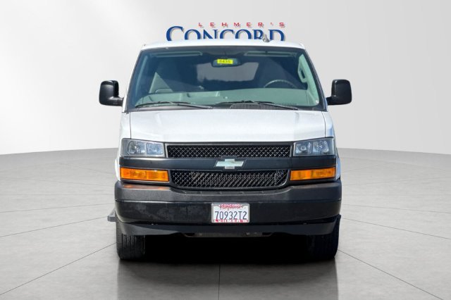 Used 2018 Chevrolet Express 2500 RWD image 9