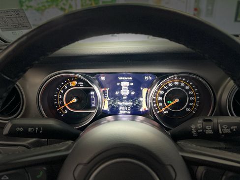 Used 2022 Jeep Wrangler Unlimited Sport AWD/4WD image 15