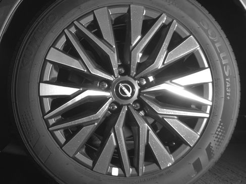 Used 2025 Nissan Altima 2.5 SV image 14