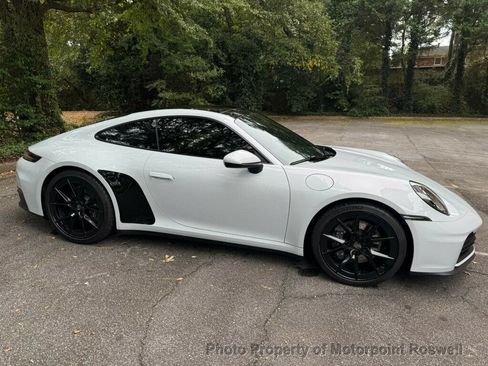 Used 2025 Porsche 911 Carrera RWD image 4