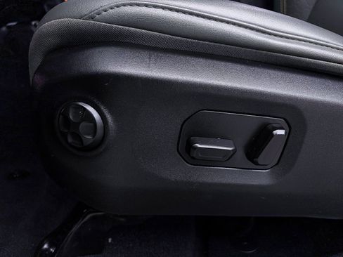 Used 2024 Jeep Wrangler High Altitude AWD/4WD image 23
