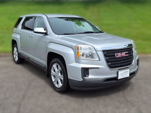 Used 2017 GMC Terrain SLE w/ LPO, Protection Package FWD image 2
