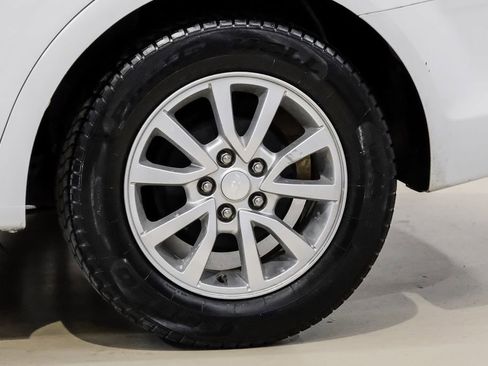 Used 2019 Chevrolet Sonic LT w/ Convenience Package image 52