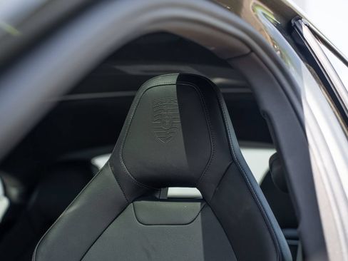 Used 2025 Porsche Panamera RWD image 19