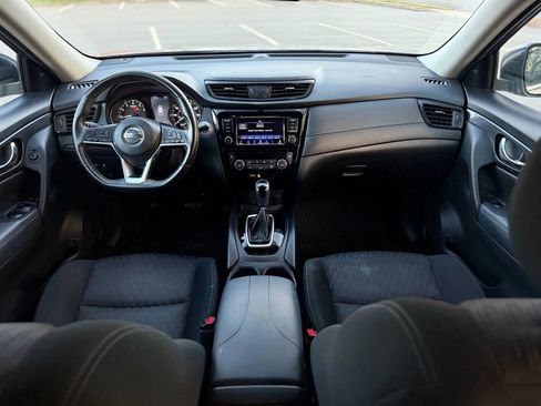 Used 2018 Nissan Rogue SV AWD/4WD image 14