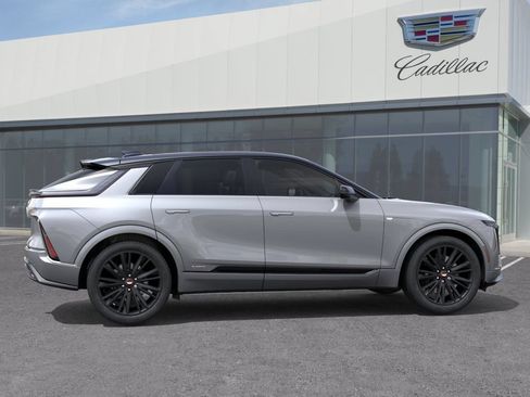New 2026 Cadillac Lyriq V w/ LPO, Floor Liner Package AWD/4WD image 30