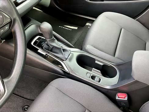 Used 2026 Toyota Corolla LE FWD image 17
