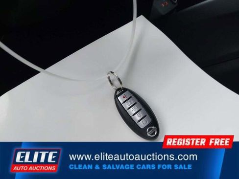 Used 2018 Nissan Rogue SV AWD/4WD image 22