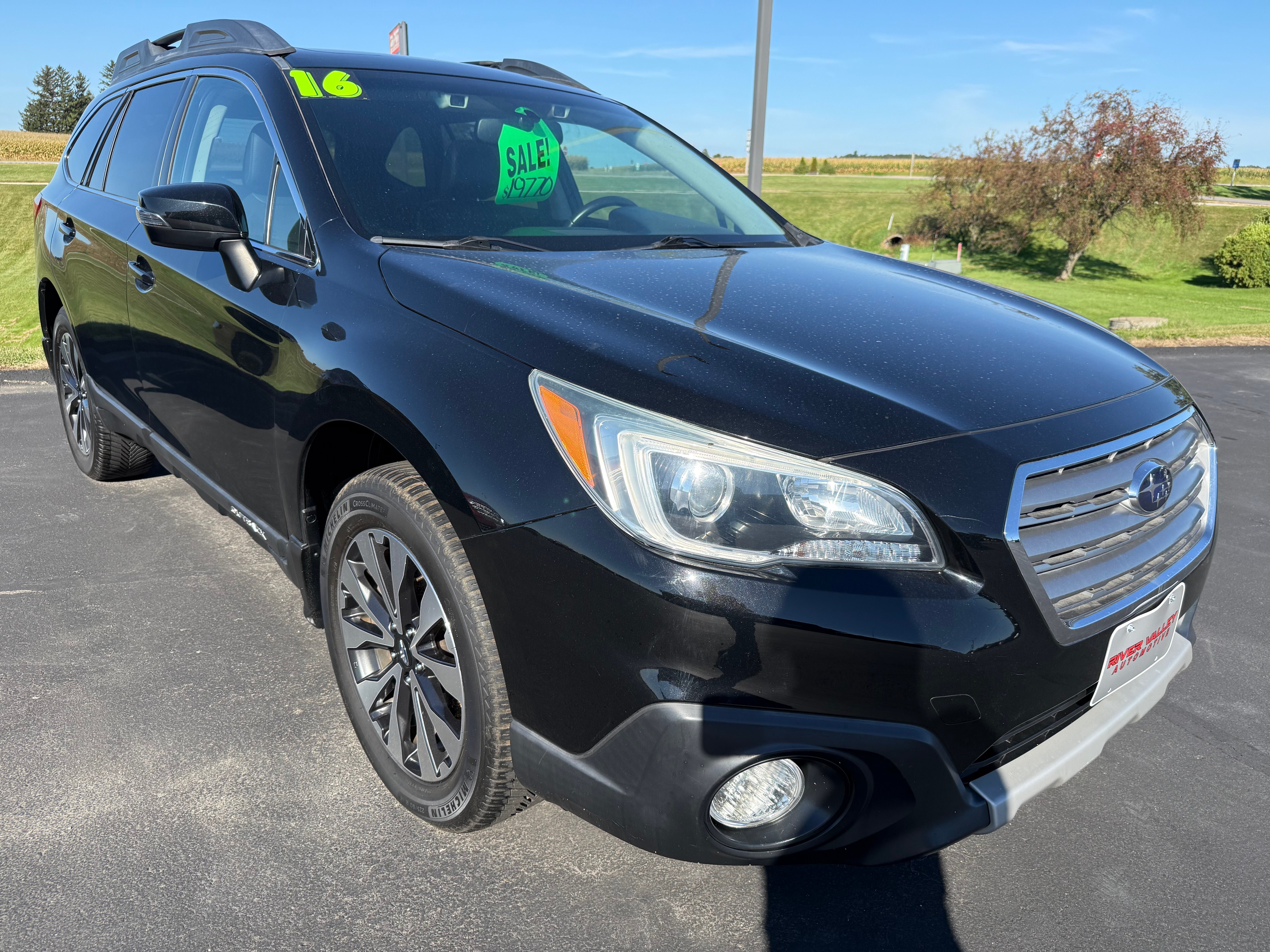 Used 2016 Subaru Outback 3.6R Limited AWD/4WD image 11