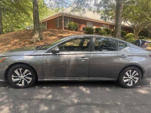 Used 2020 Nissan Altima 2.5 S FWD image 3
