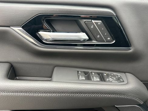 New 2026 GMC Yukon XL Denali w/ Sun & Power Step Package AWD/4WD image 11