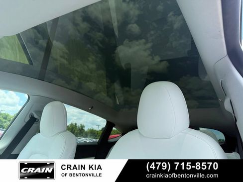 Used 2021 Tesla Model Y Long Range AWD/4WD image 21