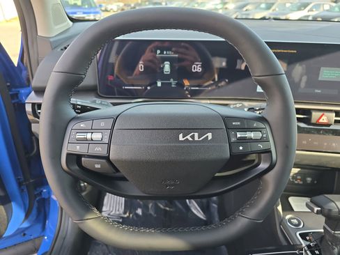 New 2026 Kia Sportage EX image 17