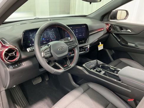 Used 2026 Chevrolet Equinox RS w/ LPO, Floor Liner Package AWD/4WD image 17