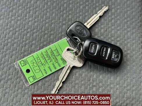 Used 2004 Toyota Matrix image 26