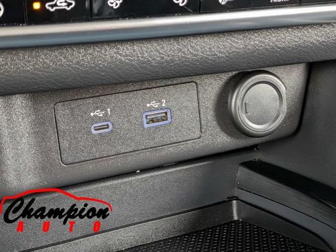 Used 2022 Nissan Rogue SV w/ SV Premium Package FWD image 26