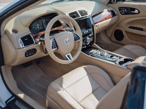 Used 2012 Jaguar XK Convertible RWD image 12