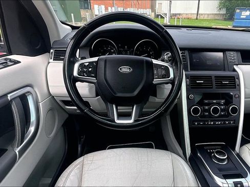 Used 2018 Land Rover Discovery Sport HSE AWD/4WD image 7