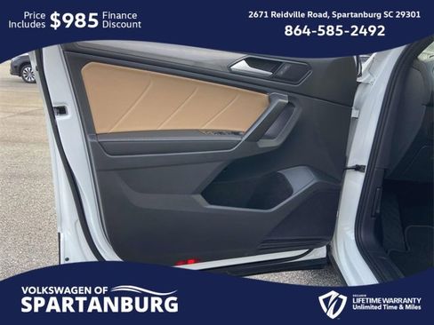Used 2023 Volkswagen Tiguan SE image 15