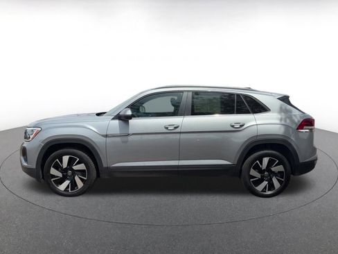 Used 2025 Volkswagen Atlas Cross Sport SE FWD image 10