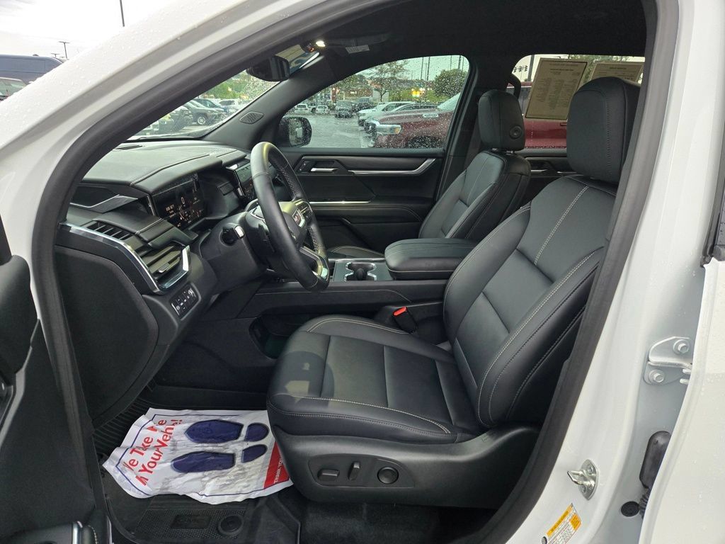 Used 2025 GMC Acadia Elevation w/ Elevation Premium Package AWD/4WD image 16