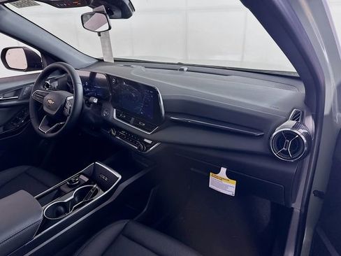 New 2026 Chevrolet Equinox LT w/ Convenience Package II image 30