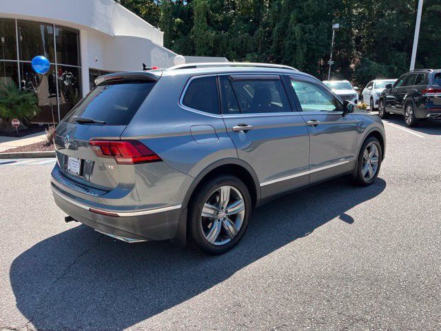 Used 2018 Volkswagen Tiguan SEL Premium FWD image 3