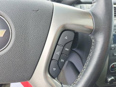 Used 2007 Chevrolet Suburban LT w/ LT Preferred Equipment Group AWD/4WD image 25