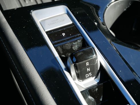 New 2026 Volkswagen Atlas Cross Sport SEL Premium R-Line image 9