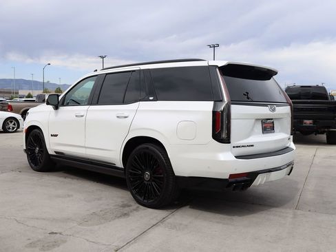 Used 2023 Cadillac Escalade V AWD/4WD image 4