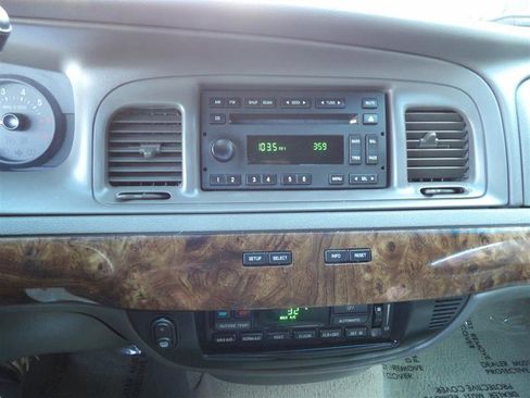Used 2010 Mercury Grand Marquis LS image 17