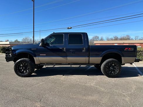 Used 2004 Ford F250 Lariat AWD/4WD image 2