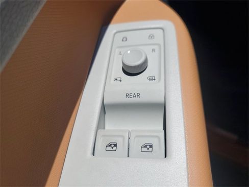 New 2025 Volkswagen ID. Buzz Pro S Plus image 32