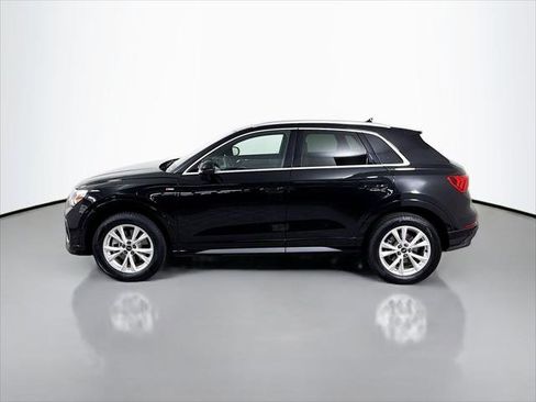 Certified 2023 Audi Q3 2.0T Premium w/ Convenience Package AWD/4WD image 2