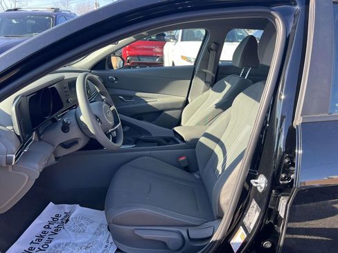 Certified 2023 Hyundai Elantra SEL w/ Preferred Accessory Package FWD image 11