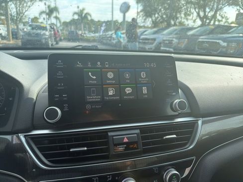 Used 2018 Honda Accord Sport image 12