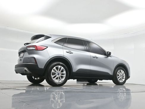 Used 2022 Ford Escape SE image 49