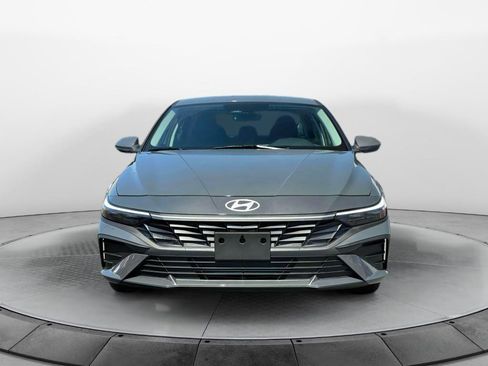 New 2025 Hyundai Elantra SE image 12