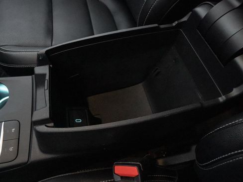 Used 2020 Ford Escape Titanium image 21