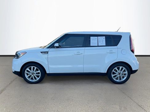 Used 2018 Kia Soul + image 4