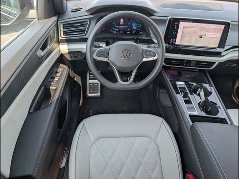 Used 2026 Volkswagen Atlas Cross Sport SEL Premium R-Line AWD/4WD image 11