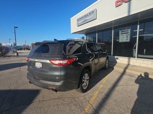 Used 2018 Chevrolet Traverse LT image 4