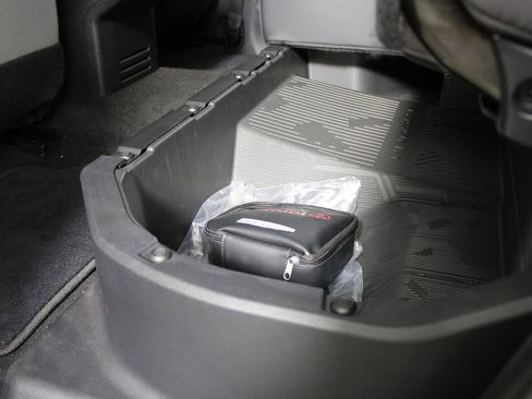 Used 2024 Toyota Tacoma TRD Sport image 33