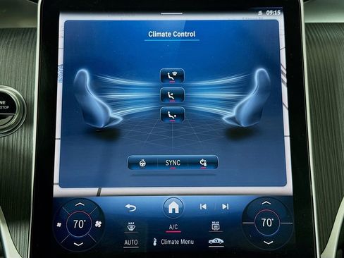 Used 2024 Mercedes-Benz GLC 300 4MATIC w/ Advanced USB Package image 16