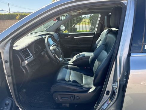 Used 2019 Toyota Highlander XLE image 20